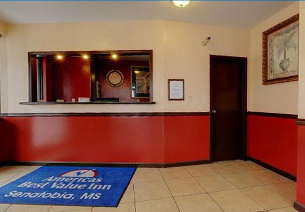 Americas Best Value Inn & Suites - Senatobia Exterior photo