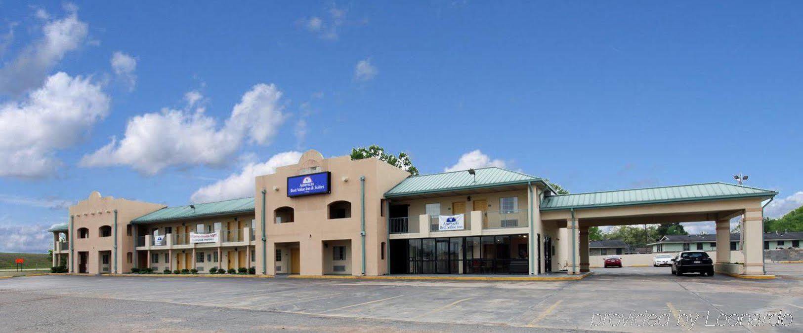 Americas Best Value Inn & Suites - Senatobia Exterior photo