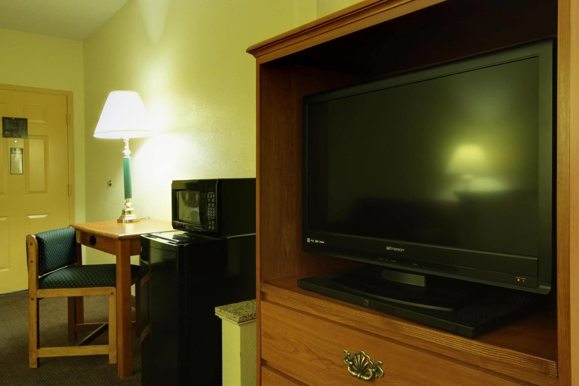 Americas Best Value Inn & Suites - Senatobia Room photo